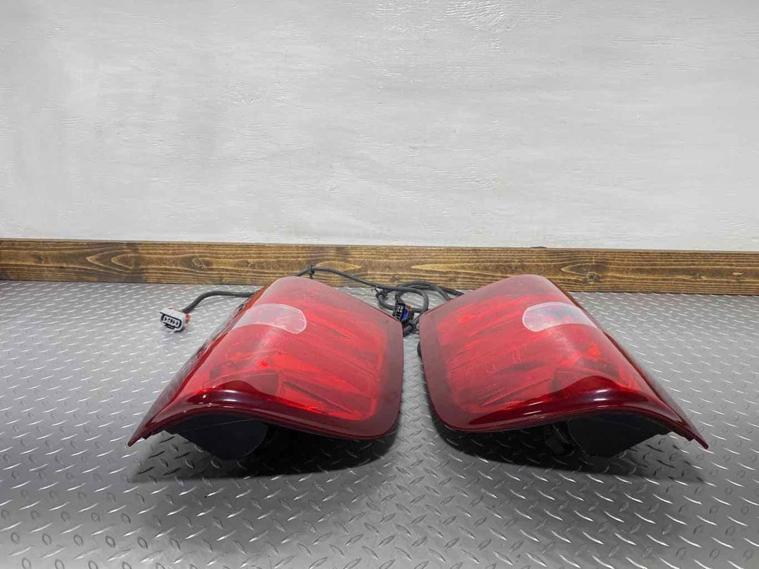 07-13 Chevy Silverado 3500 Pair Tail Lights Right & Left W/ Harnesses (Tested)