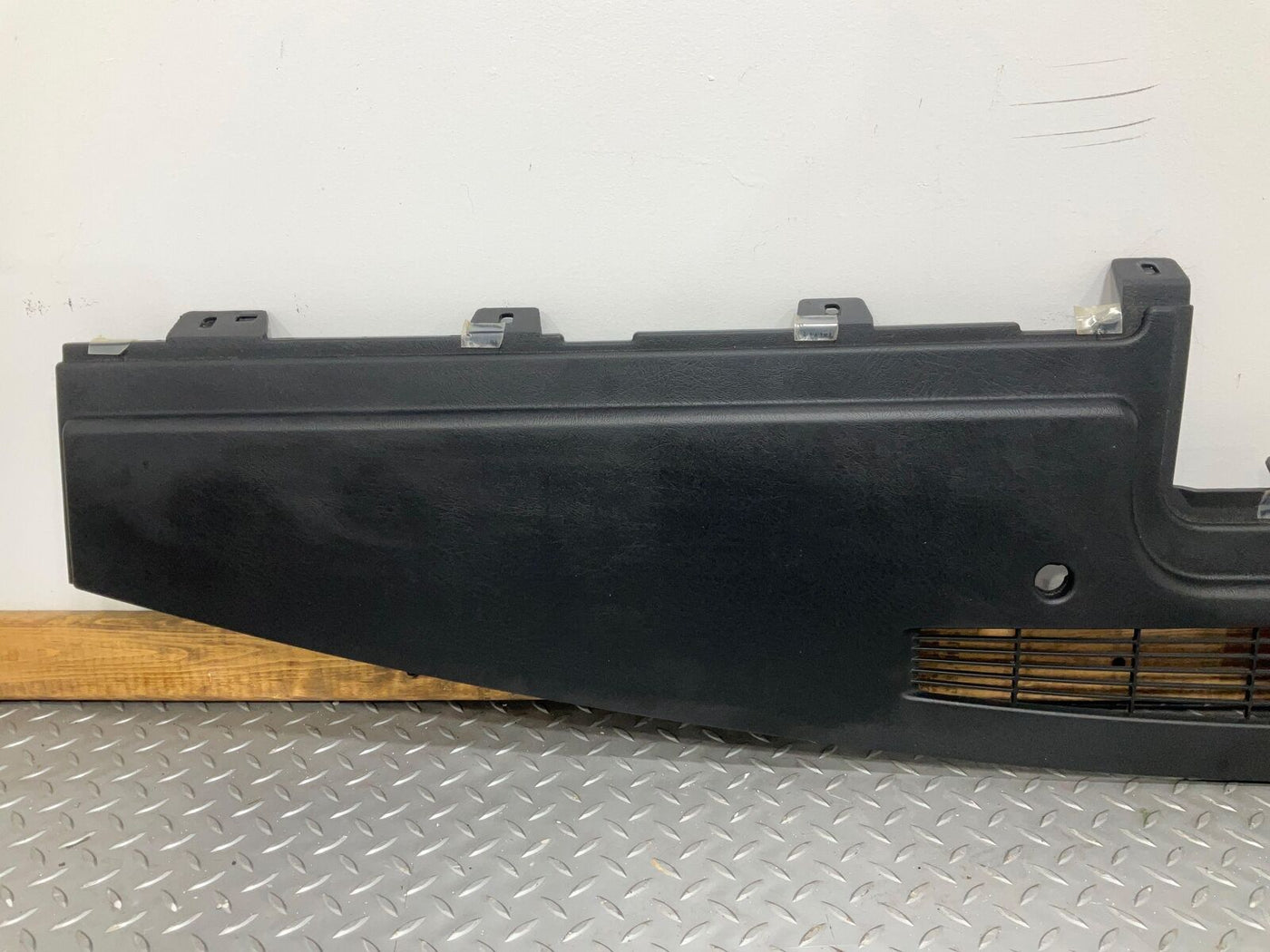 03-07 Hummer H2 OEM Upper Dash Cover Pad (Ebony 48I) See Description