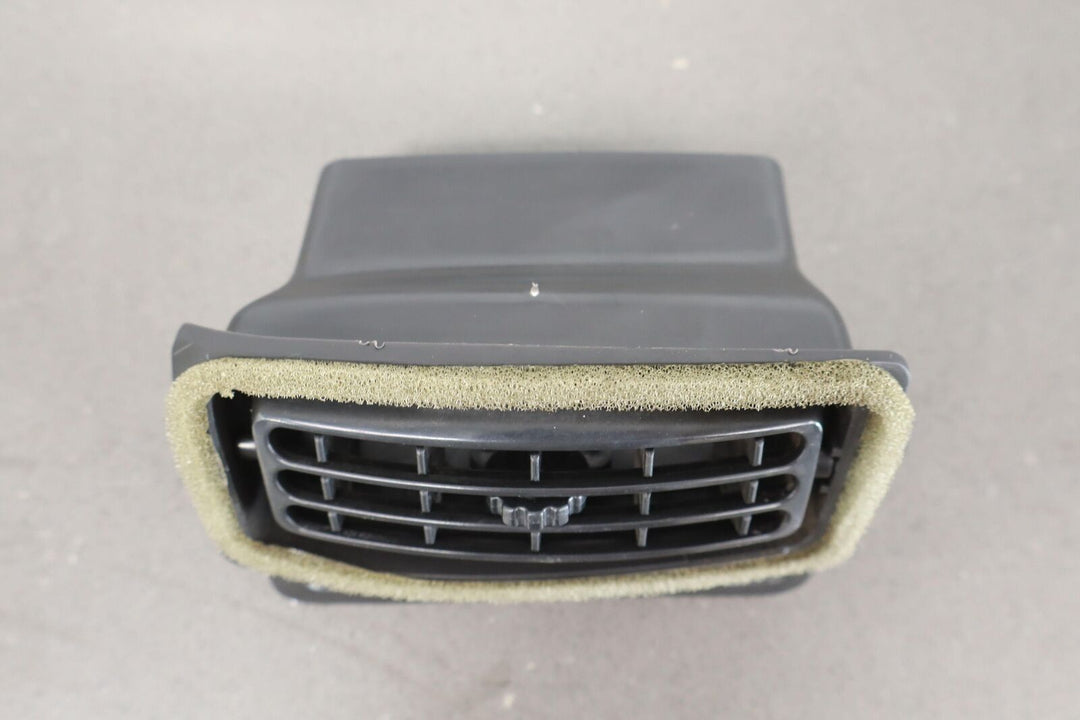 03-06 Chevy SSR RH Right Passenger OUTER Dash Vent