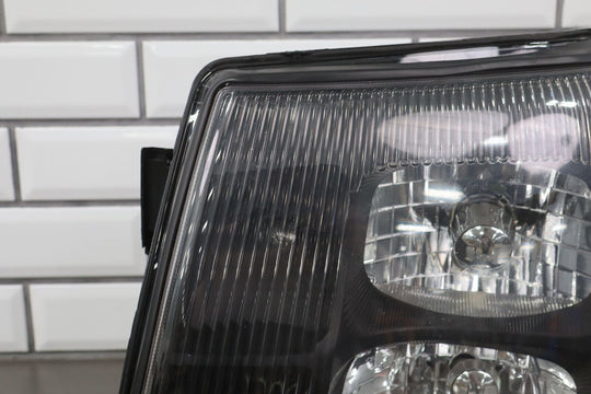 03-06 Cadillac Escalade Pair of Left & Right Aftermarket Headlight Lamps