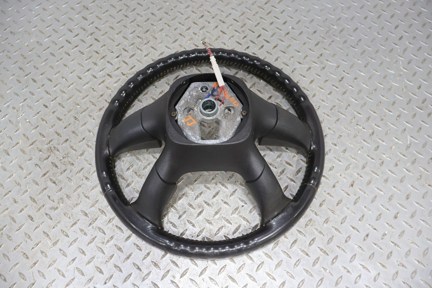 03-07 Hummer H2 OEM Leather Steering Wheel (Ebony 19i) Mild Wear