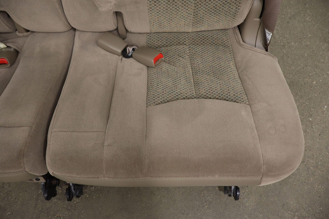 2001-2006 Chevy Tahoe/Yukon Cloth 3rd Row Seat (Neutral) See Photos