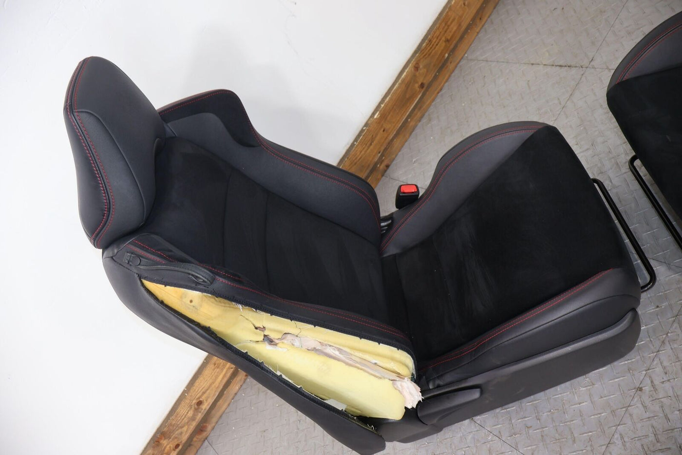 2015 Subaru BRZ Limited Leather/Alcantara Seat Set (Black/Red Stitch BL20) Notes