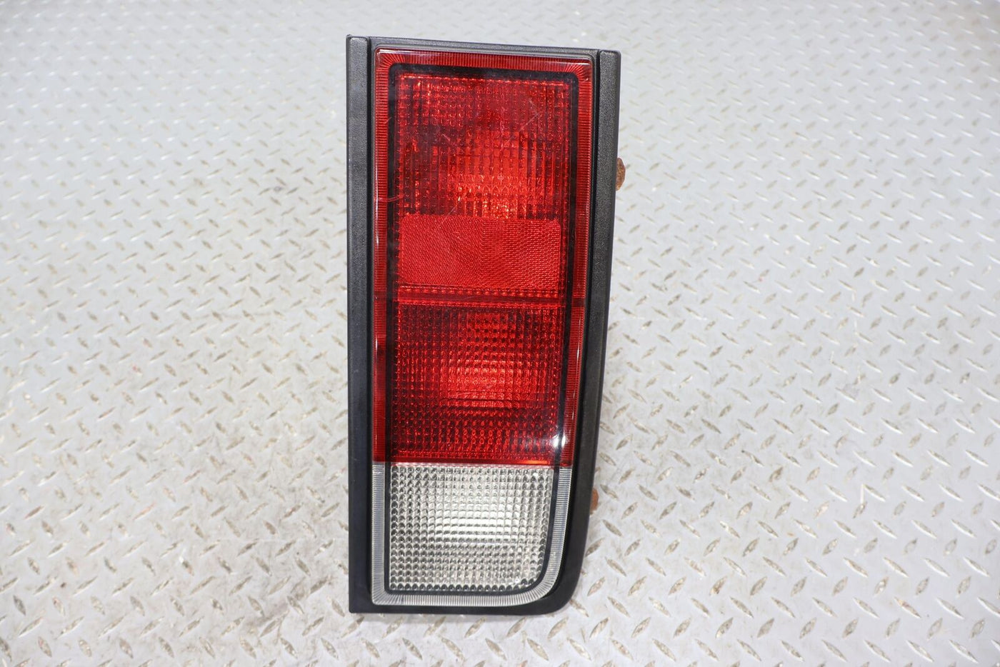 05-09 Hummer H2 Right RH Passenger Tail Light Lamp OEM (SUV) Tested See Notes