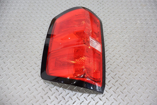 16-19 Chevy Silverado 1500 Crew Cab Right RH Tail Light Lamp (W/o LED) Tested