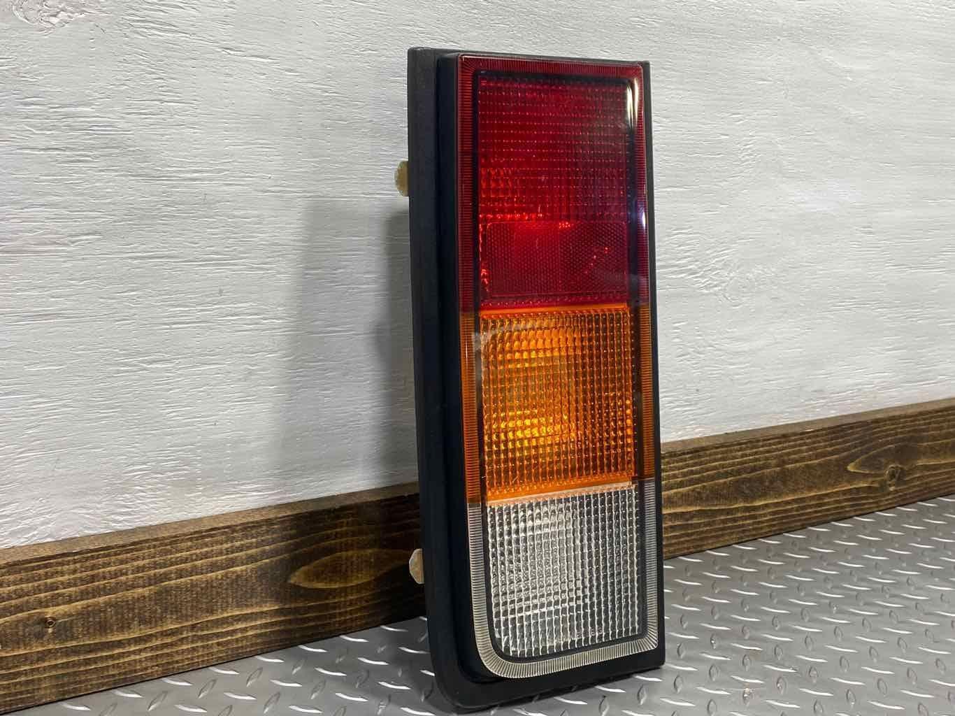 03-04 Hummer H2 Passenger Right RH Tail Light Tail Lamp (Body Mounted) OEM