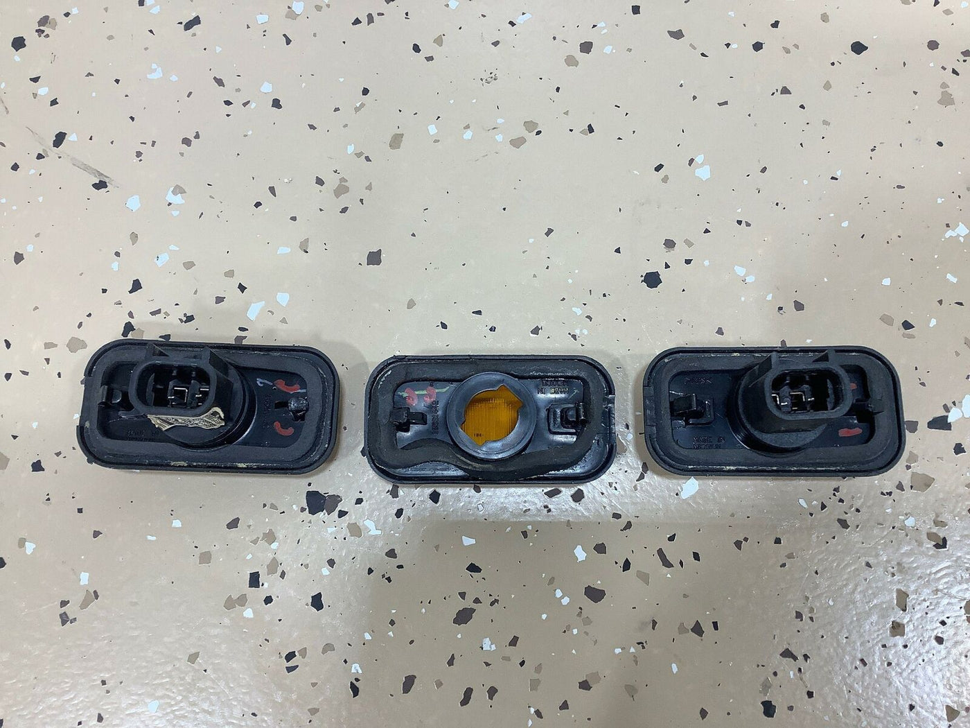 03-09 Hummer H2 OEM Front Marker Light Set (3 Piece) Amber