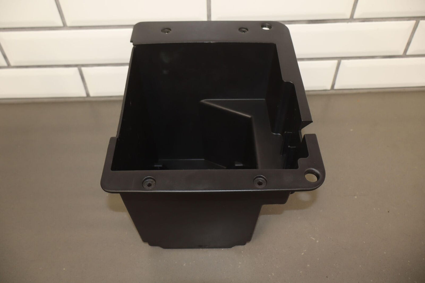 03-07 Hummer H2 Center Floor Console Cubby Insert (Black) OEM