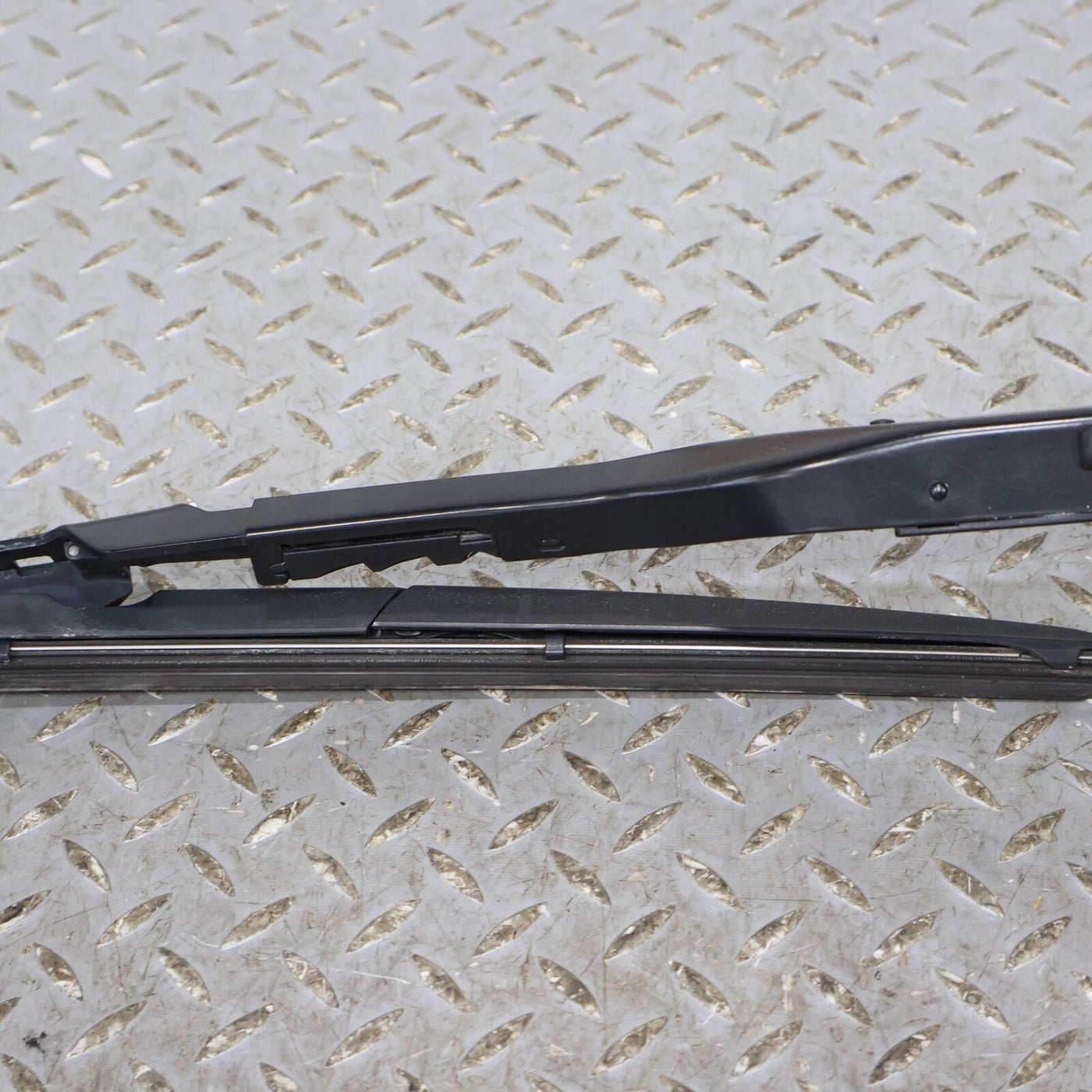 18-21 Lexus LC500 OEM Pair LH&RH Windshield Wiper Arms With Blades