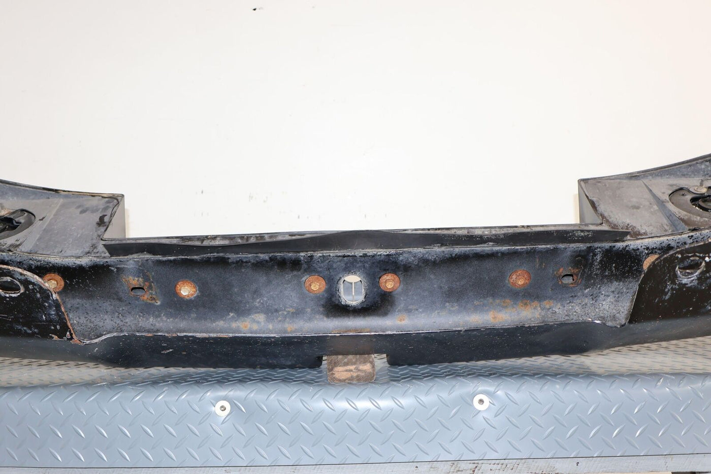 03-09 Hummer H2 Front Bumper W/ Textured Black Covers & Fog Lights (See Notes)