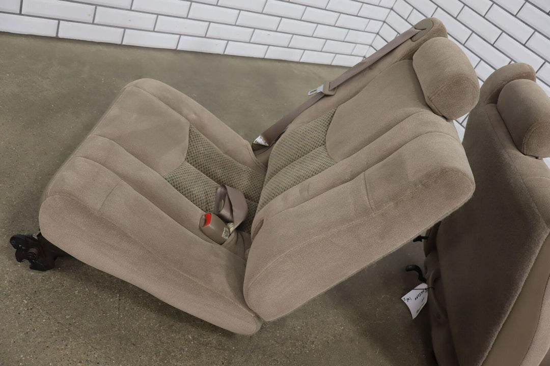 2001-2006 Chevy Tahoe/Yukon Cloth 3rd Row Seat (Neutral) See Photos