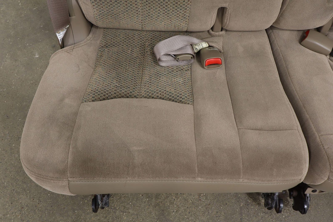 2001-2006 Chevy Tahoe/Yukon Cloth 3rd Row Seat (Neutral) See Photos