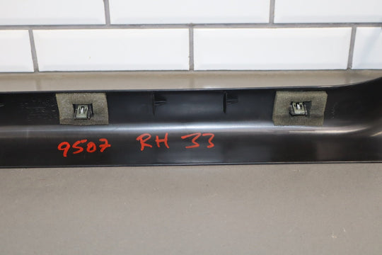 47352941