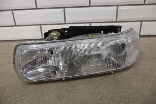 00-06 Chevy Suburban / Tahoe OEM Front Grille with Headlights / Turn Signals