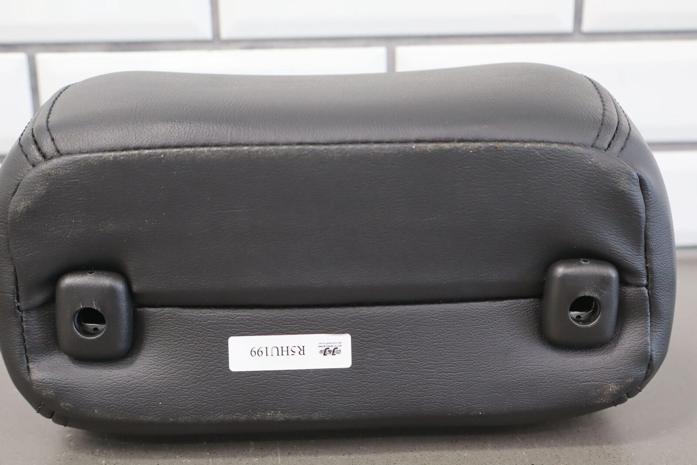 03-07 Hummer H2 SUV Rear 2nd Row Left LH Seat Headrest Only Ebony (482)