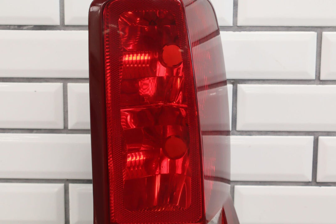 02-06 Cadillac Escalade Short WB Rear Right RH Tail Light Lamp (Tested) OEM