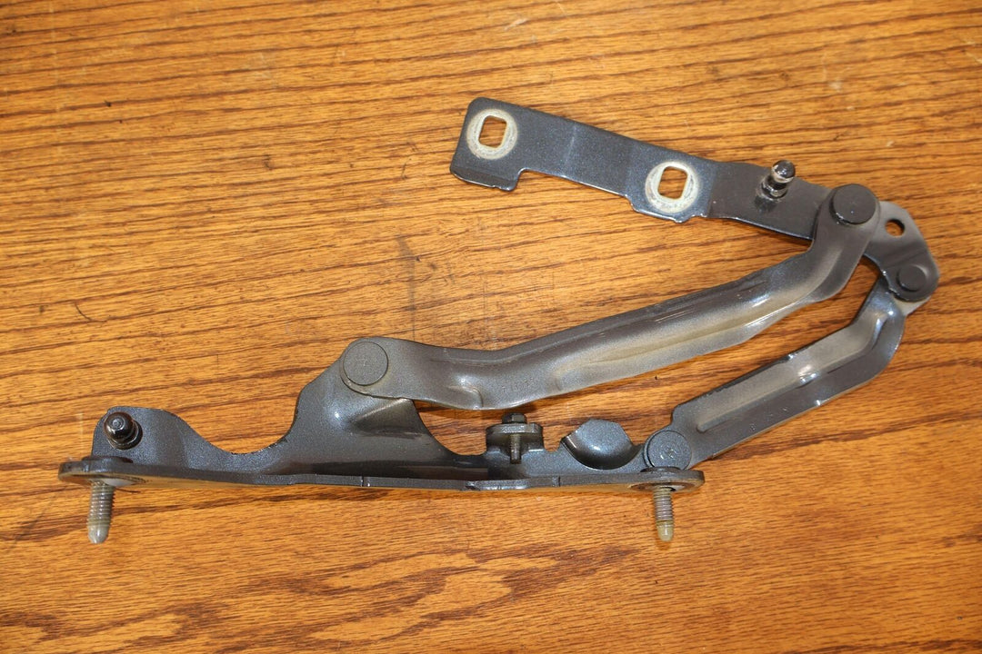 17-23 Tesla Model 3 Pair LH&RH Rear Deck Lid Hinges (Midnight Silver PMNG)