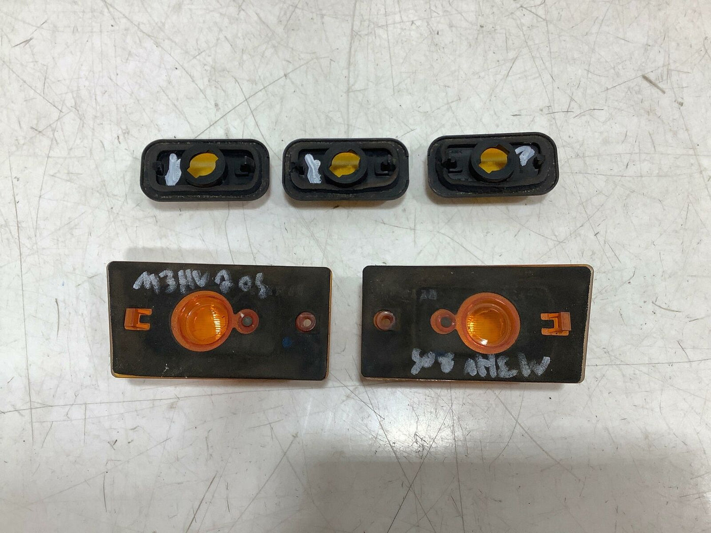 03-09 Hummer H2 OEM Front Marker Light Set (5 Piece) Amber