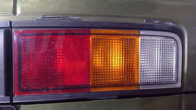 03-04 Hummer H2 Right RH Passenger Tail Light Tail Lamp (Body Mounted)OEM Tested