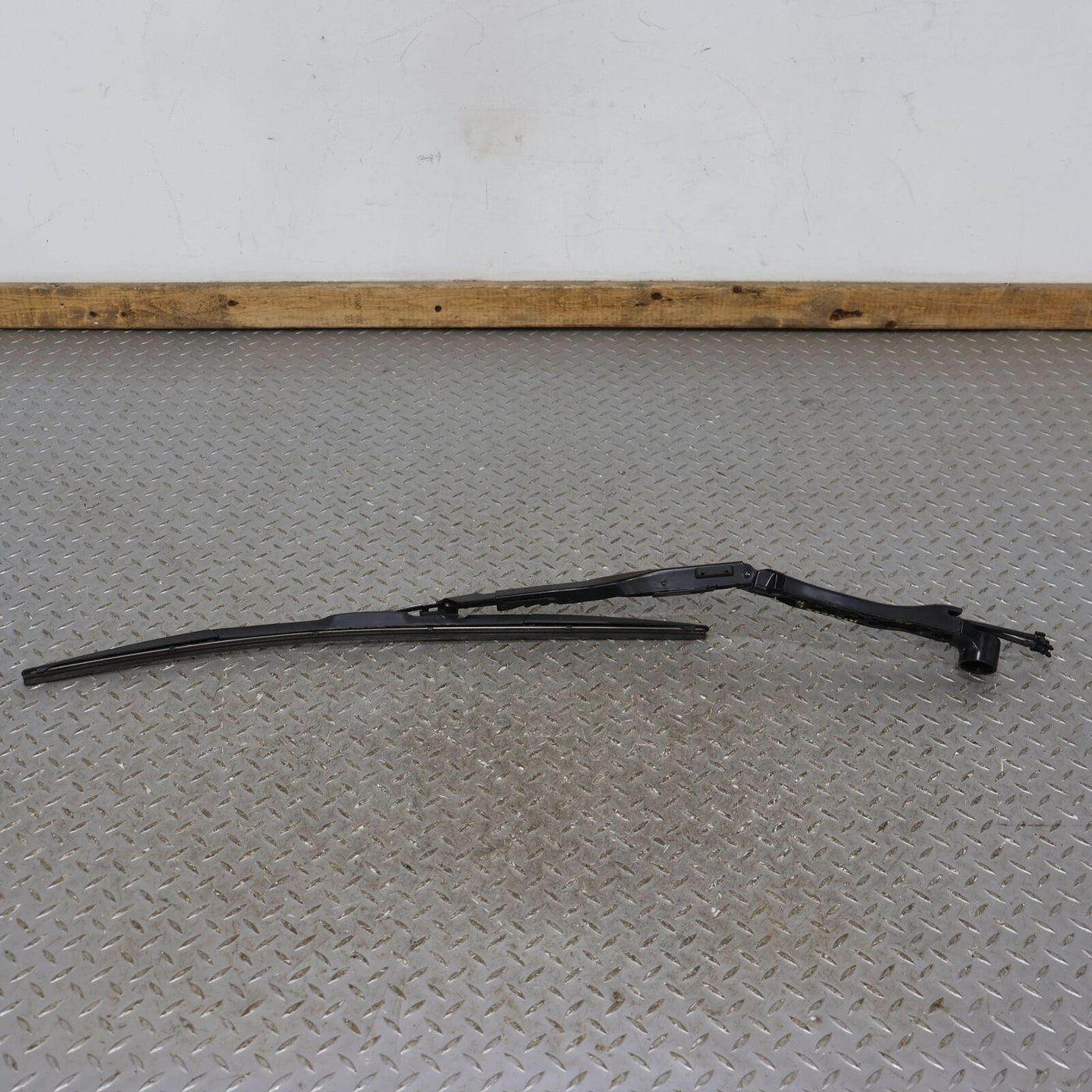 18-21 Lexus LC500 OEM Pair LH&RH Windshield Wiper Arms With Blades