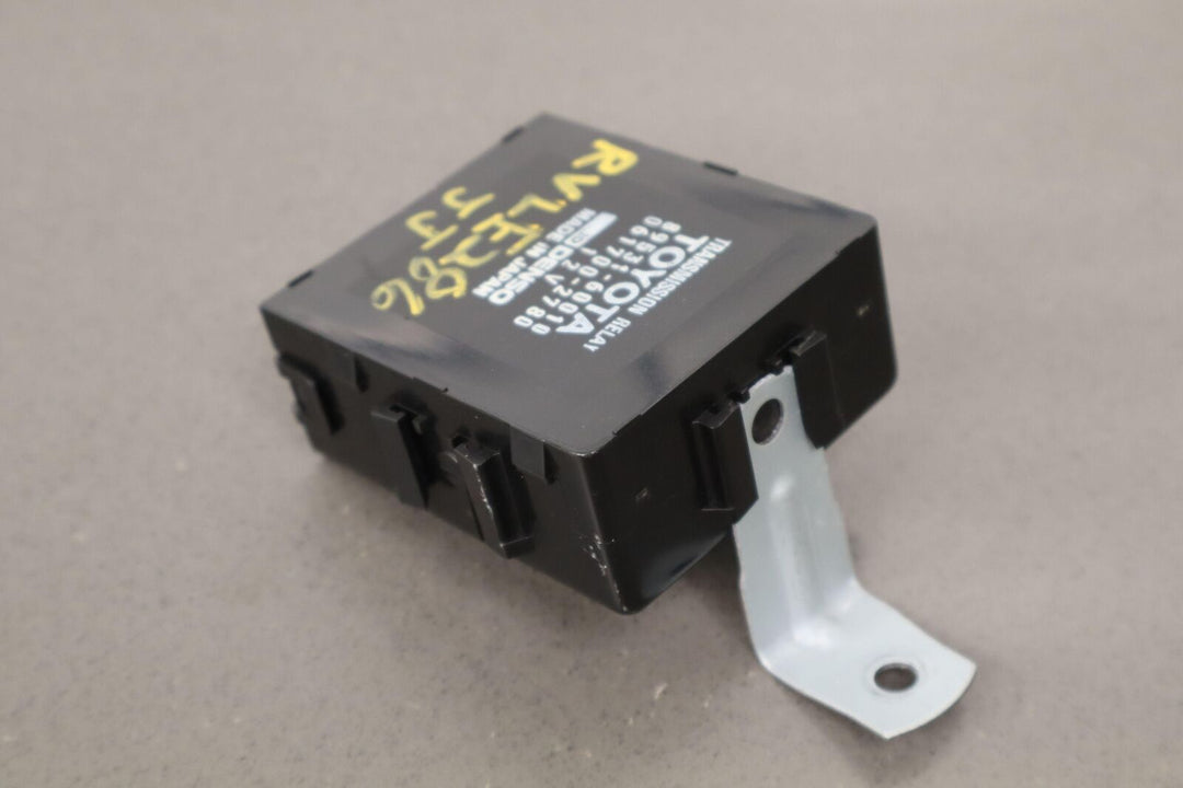 1996-1998 Lexus LX450 Transmission Relay Module OEM 89531-60010