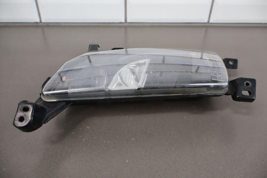 12-20 Tesla Model S Front Right RH Fog Light Lamp (6005914-00-F) Tested