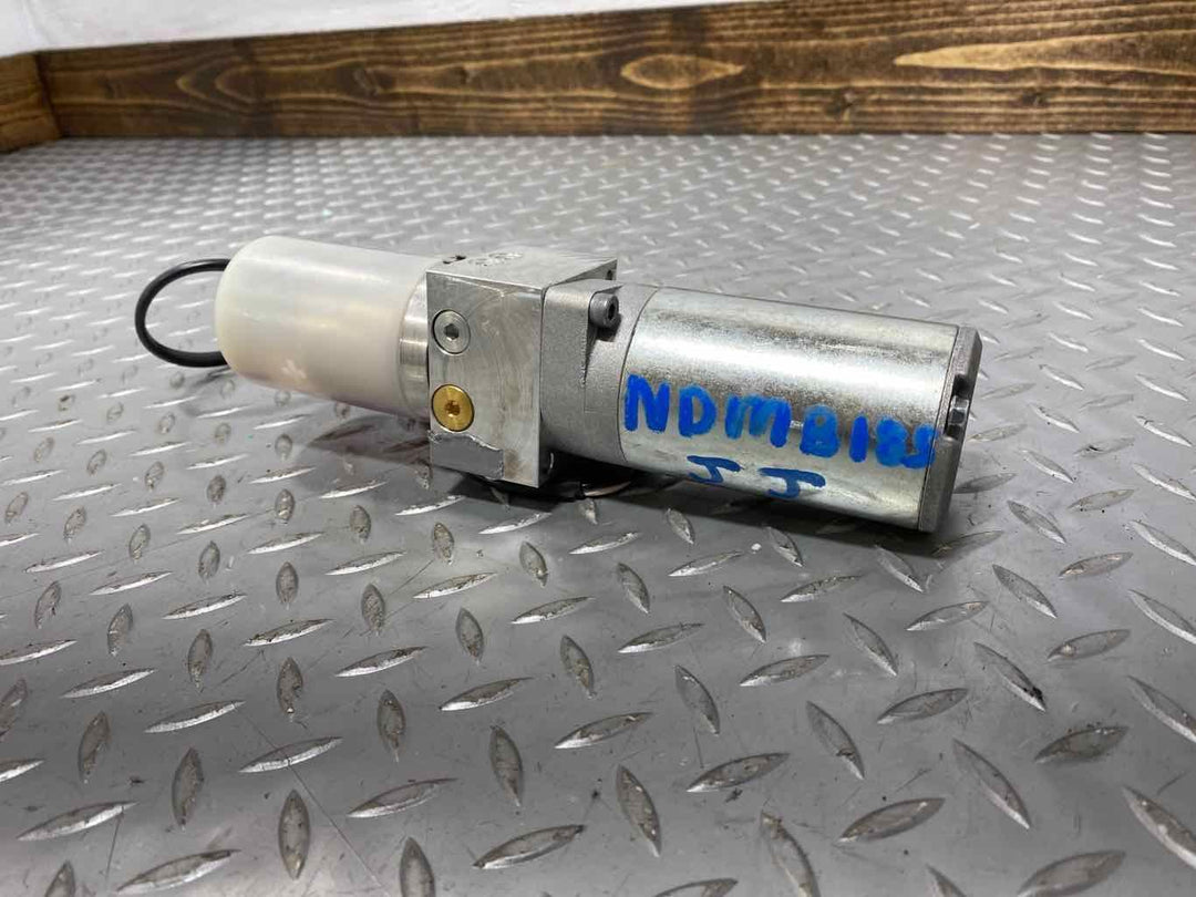 07-14 Mercedes CL63 C216 CL550 CL600 Hydraulic Tail Gate Pump (A2168000148)