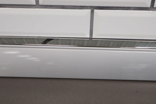 10-19 Lexus GX460 Front Right RH Exterior Door Moulding (Tungsten Pearl/Chrome)