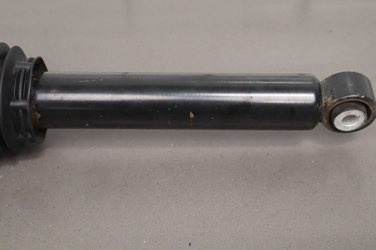 2012-2016 Tesla Model S Left Rear Air Suspension Shock 2012-2016 Tesla Model S Left Rear Air Suspension Shock