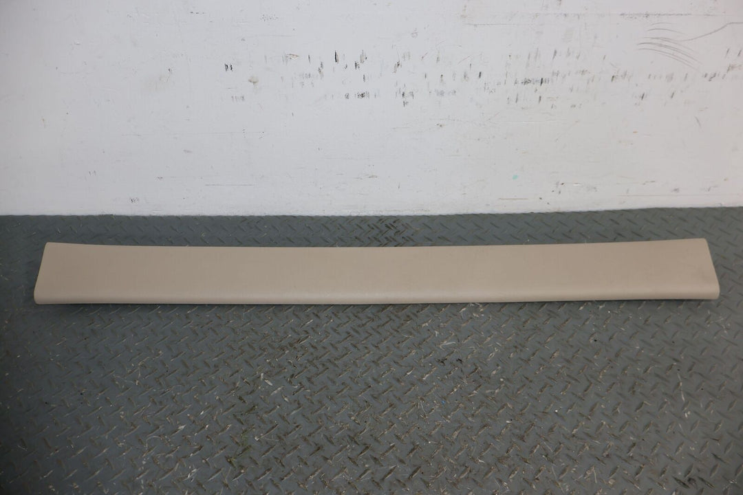 03-06 Cadillac Escalade ESV Tailgate Interior Sill Entry Plate (Shale 15i)