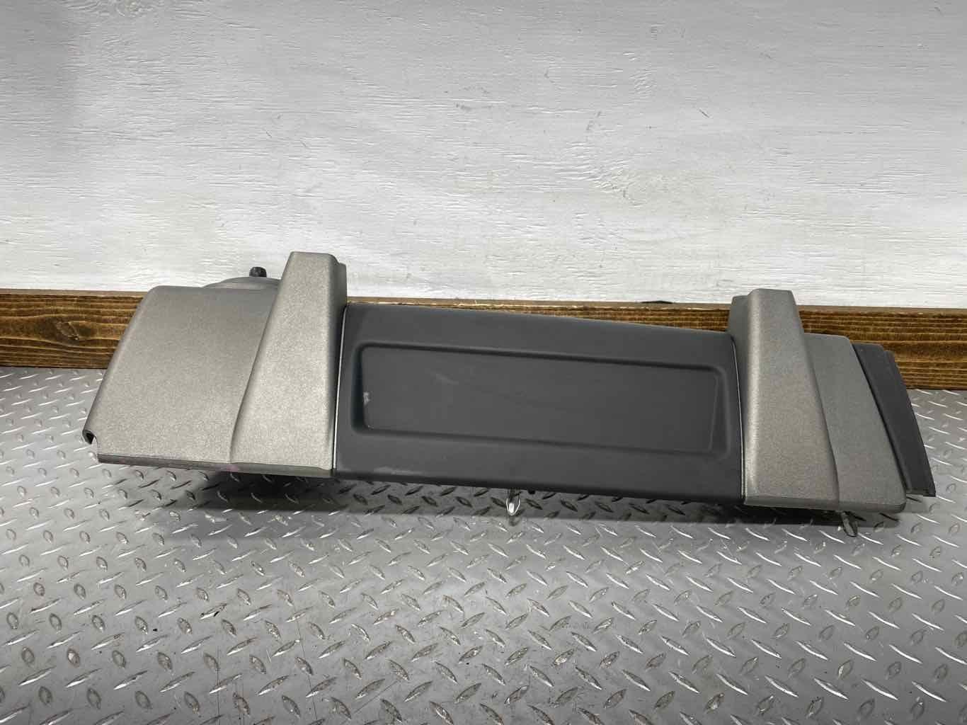 03-07 Hummer H2 Passenger Right RH Dash Mounted AC Vent (Gray Bezel) See Notes