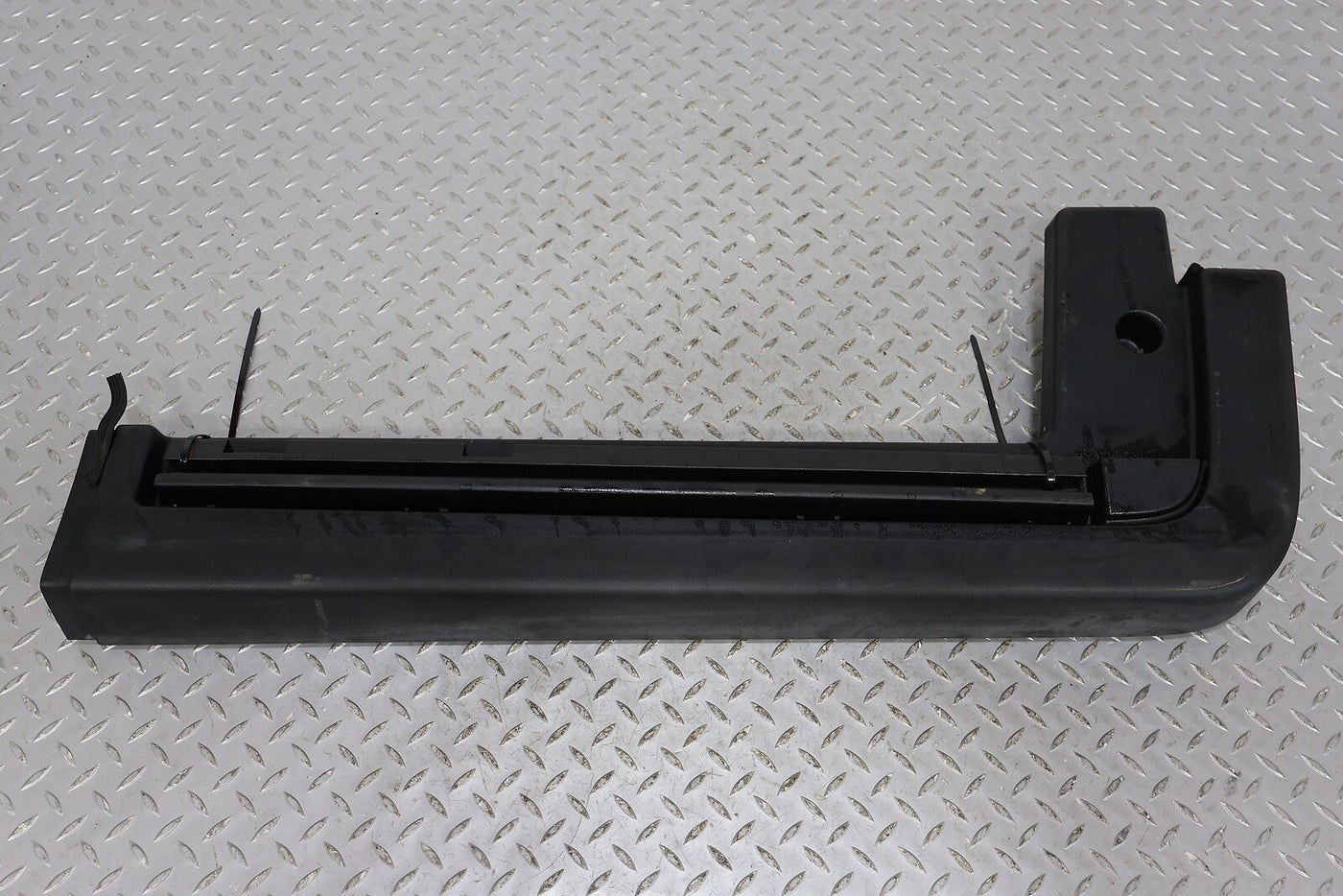 05-07 Hummer H2 SUT Left LH UPPER Bed Side Moulding (Textured Black) SUT ONLY