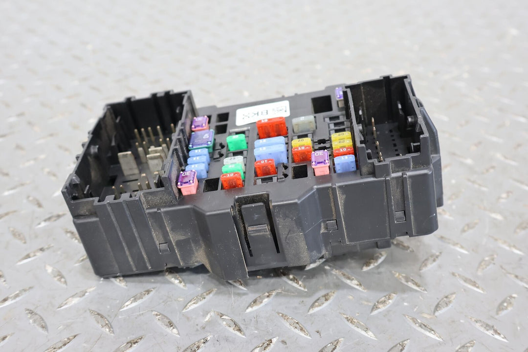 14-19 Chevy Silverado 1500 Right RH Cabin Fuse Box Complete OEM (Dash Mounted)