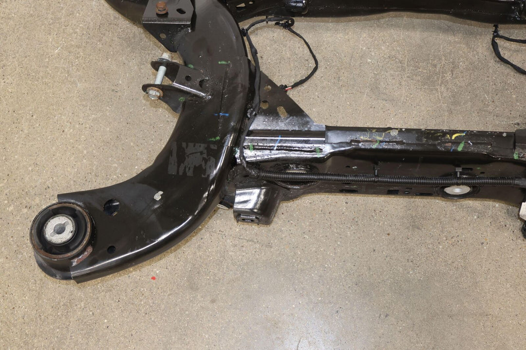 15-16 Dodge Challenger R/T Rear 6.4L Bare Undercarriage Crossmember (89K)