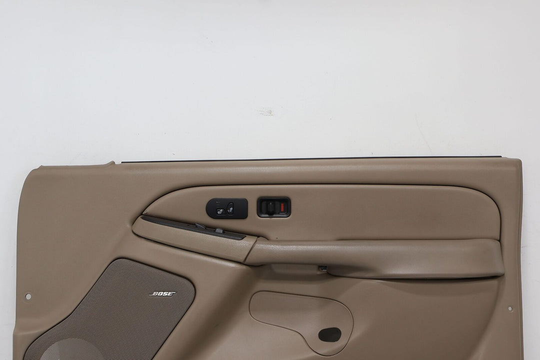 03-06 Silverado/Tahoe/Suburban Front Right RH Door Trim Panel (Med Neutral 522)