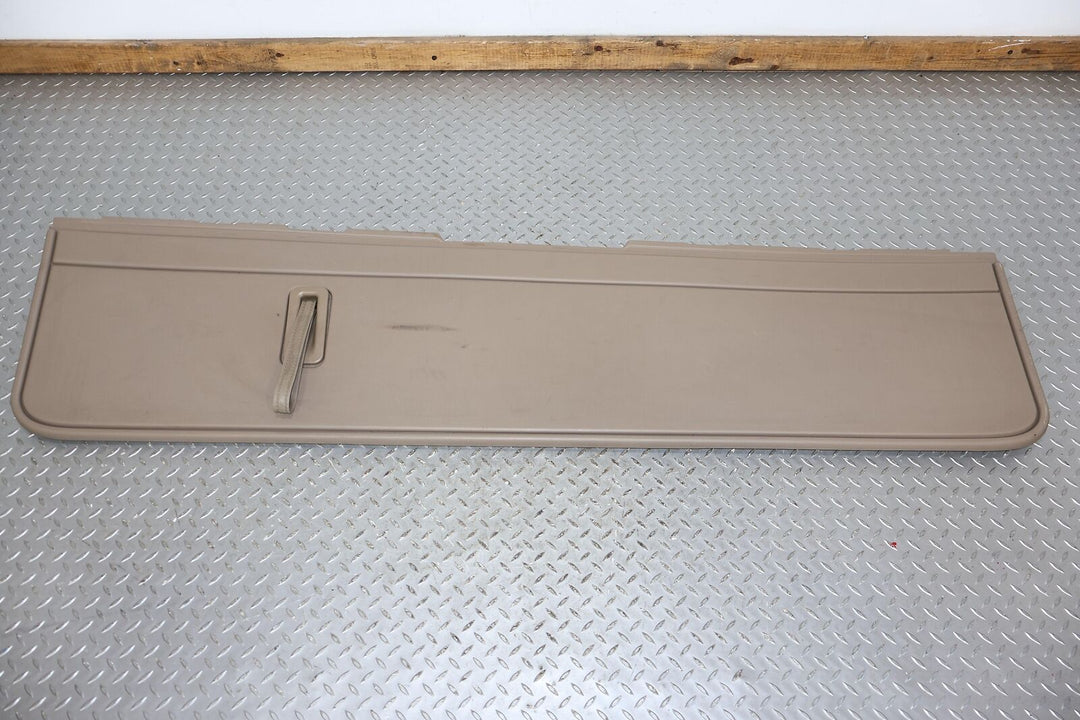 02-06 GMC Yukon/Tahoe Upper & Lower Interior Liftgate Trim Panel (Sandstone 822)