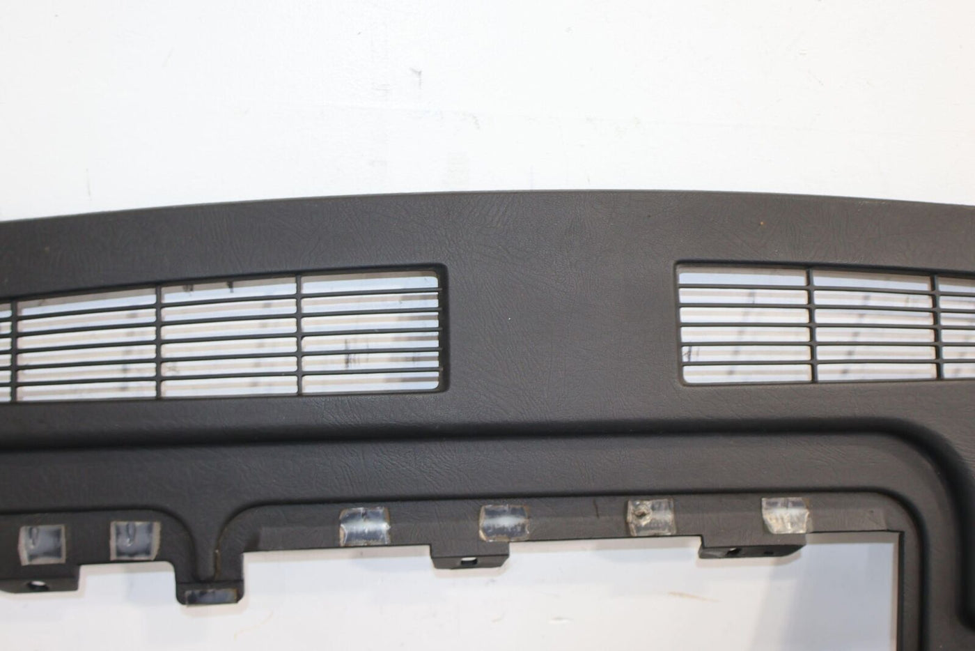 03-07 Hummer H2 OEM Upper Dash Cover Pad (Ebony 48I) See Description