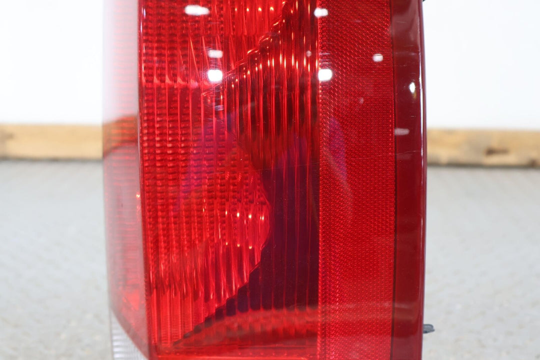 02-06 Cadillac Escalade Short WB Rear Right RH Tail Light Lamp (Tested) OEM