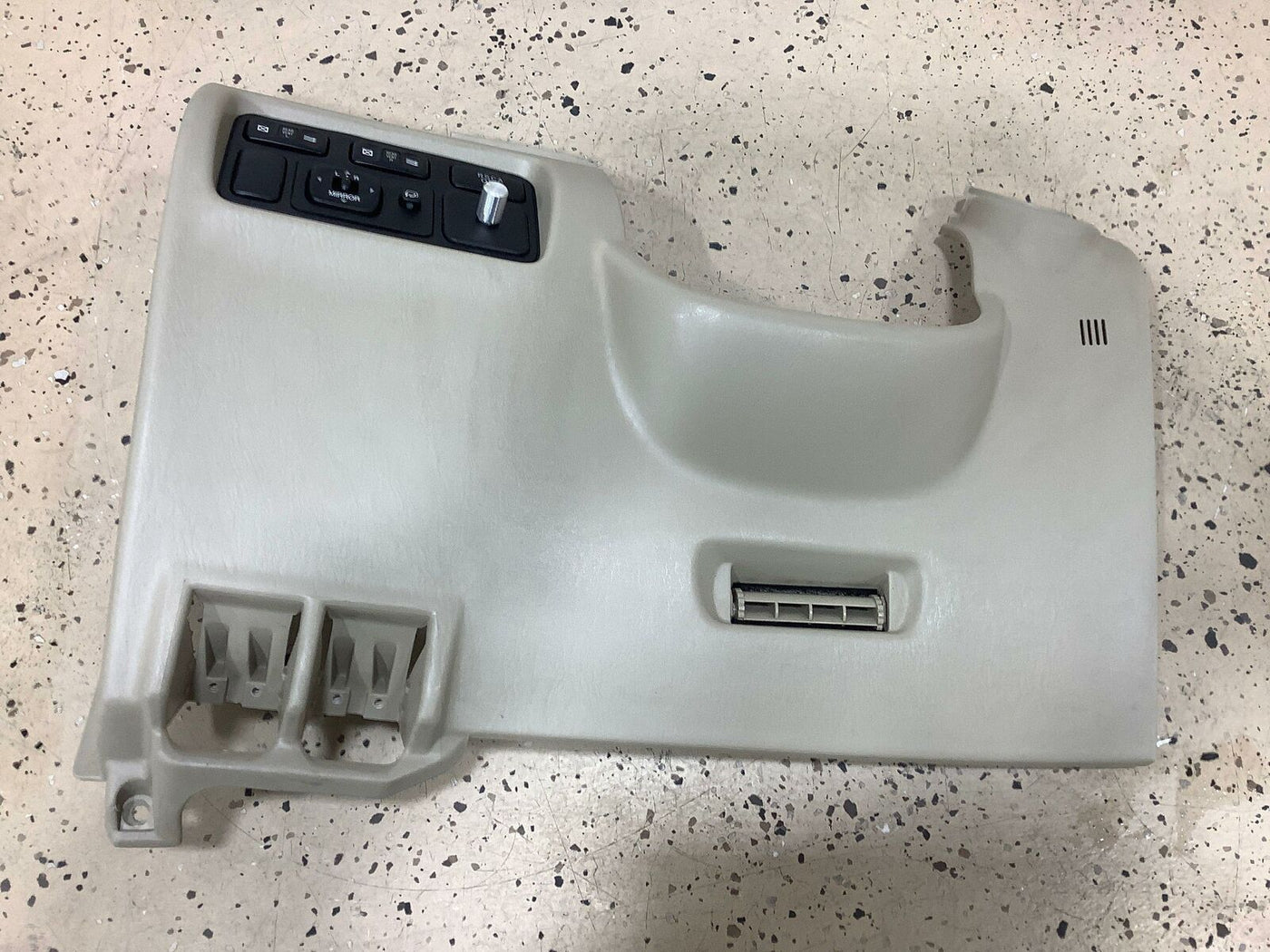 98-07 Lexus LX470 Driver Knee Pad (Ivory LG00) See Description