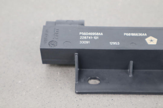 19-23 Ram 3500 Passive Entry Antenna Control Module (68186636AA)