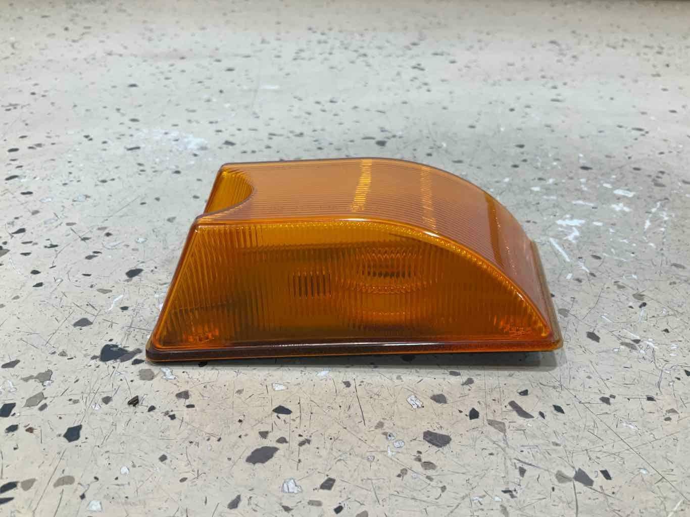 03-07 Hummer H2 Passenger Right Front Roof Marker Lense (Amber) See Notes