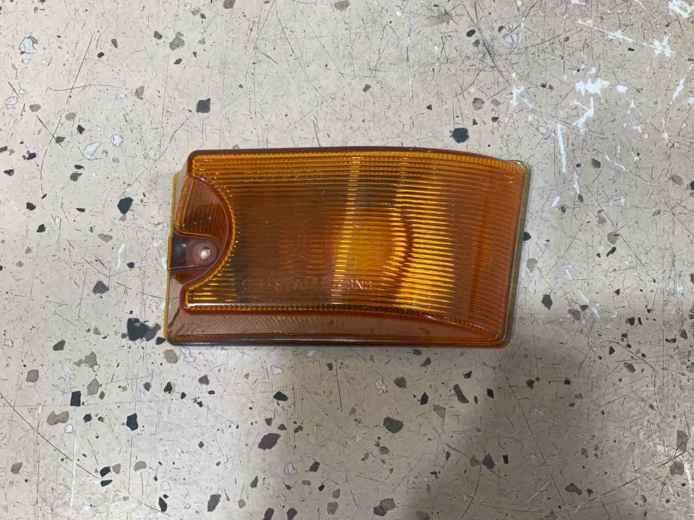 03-07 Hummer H2 Passenger Right Front Roof Marker Lense (Amber) See Notes