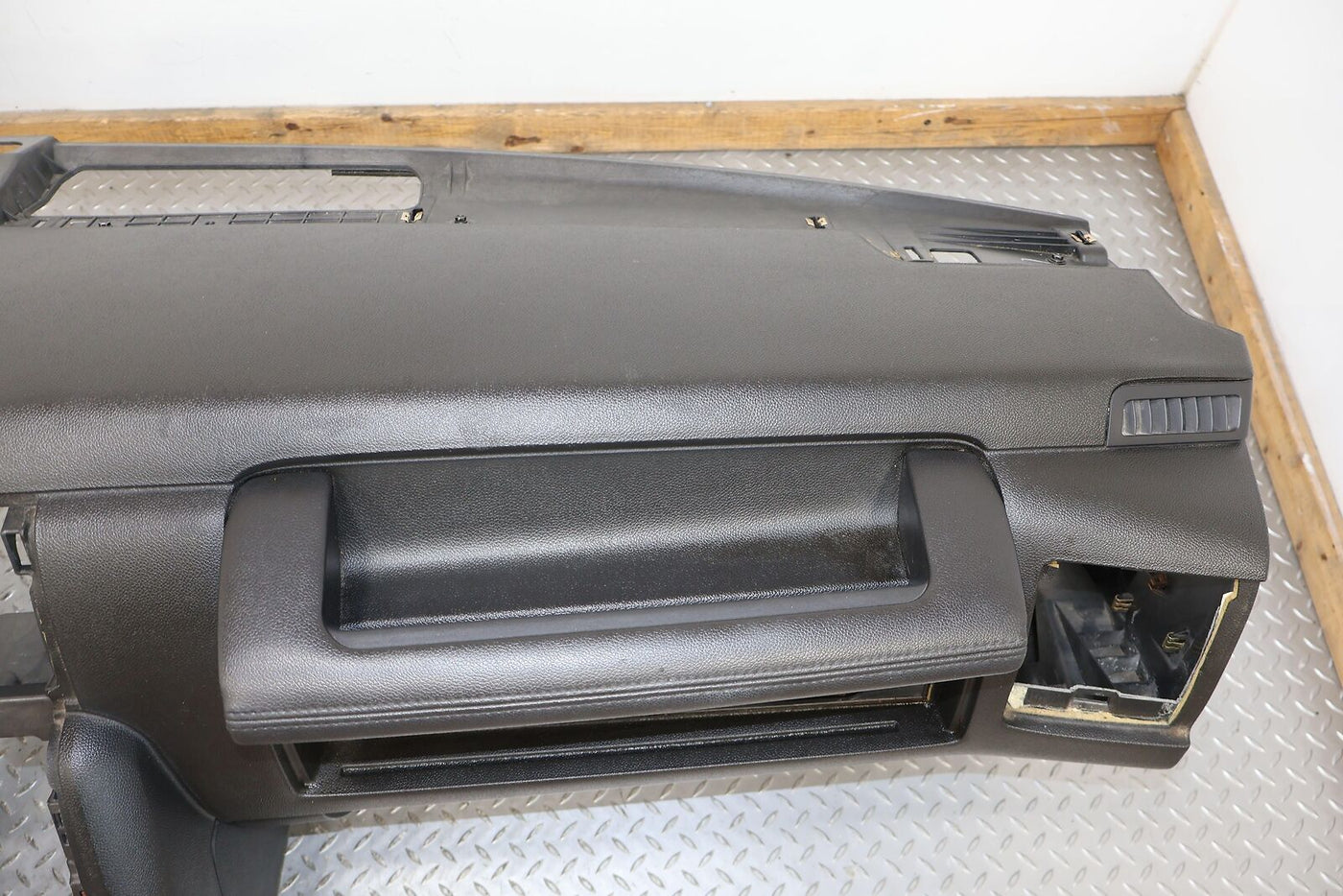 08-09 Hummer H2 SUV Bare Interior Dash Dashboard Panel (Ebony 19i)