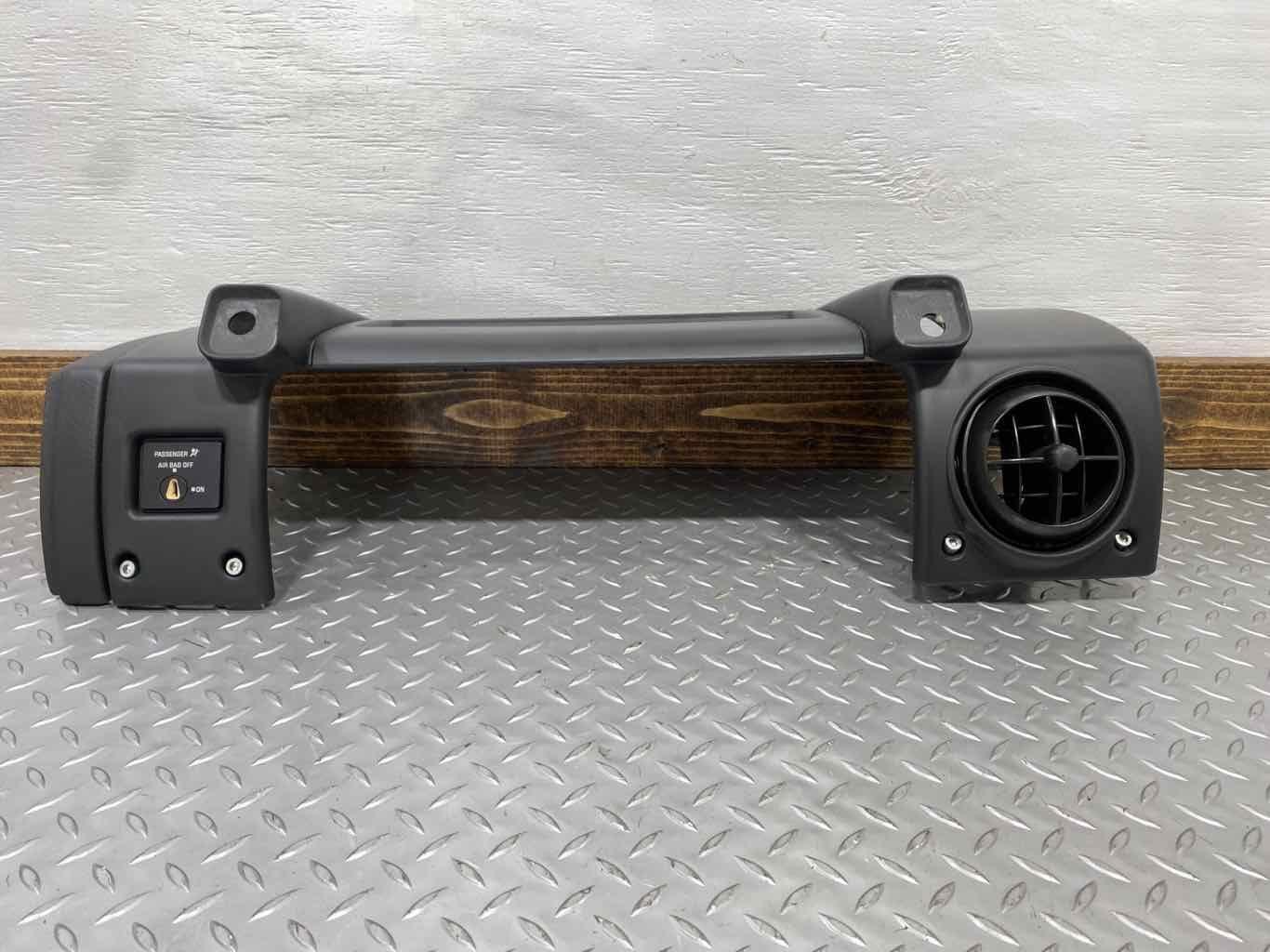 03-07 Hummer H2 Passenger Right RH Dash Mounted AC Vent (Black Bezel) See Notes