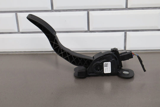 2012-2020 Tesla Model X S Accelerator Throttle Pedal (BE5C 9F836-AA) OEM