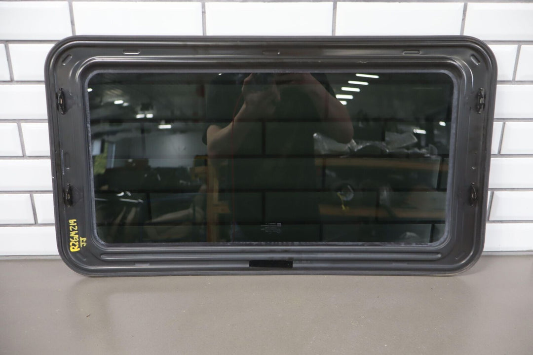 01-06 GMT800 GMC Yukon/Tahoe/Suburban GMT800 Sunroof Glass (Glass Only) OEM