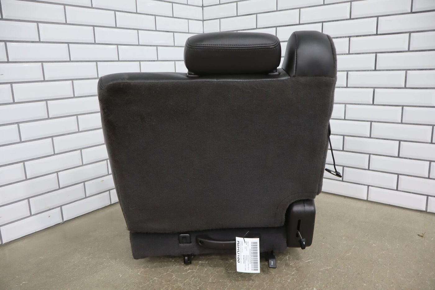 03-07 RH Right Passenger Hummer H2 OEM 3rd Row Leather Seat (Ebony 482)