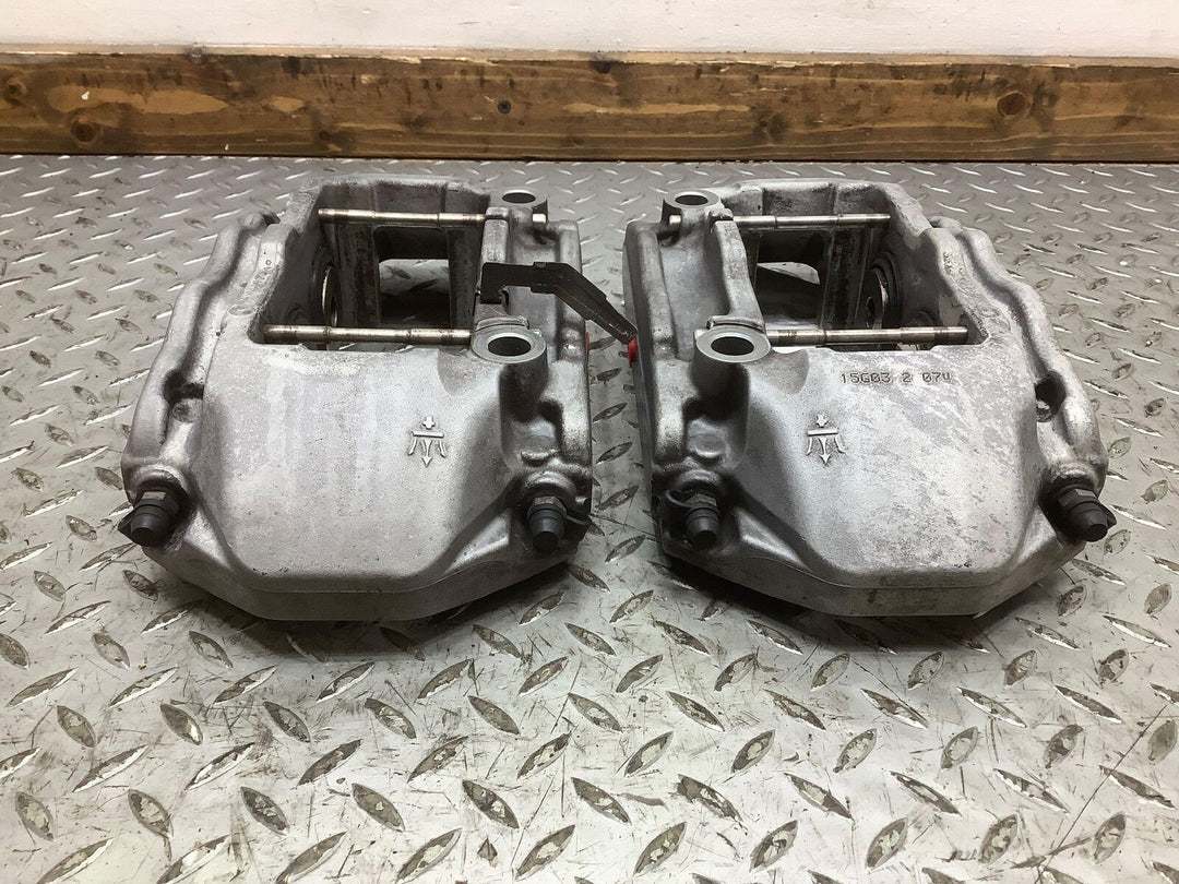 14-16 Maserati Ghibli RWD Pair of LH & RH FRONT Brake Calipers Silver