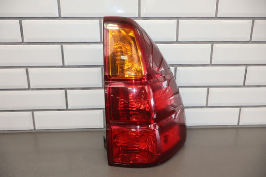 03-07 Lexus GX470 (W/O SportPackage) RH Right Pass Rear Tail Light Lamp Scuffed