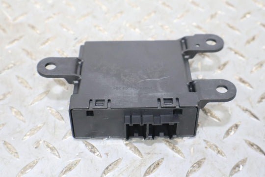 10-15 Chevy Camaro SS Rear Park Assist Control Module OEM (20925650)